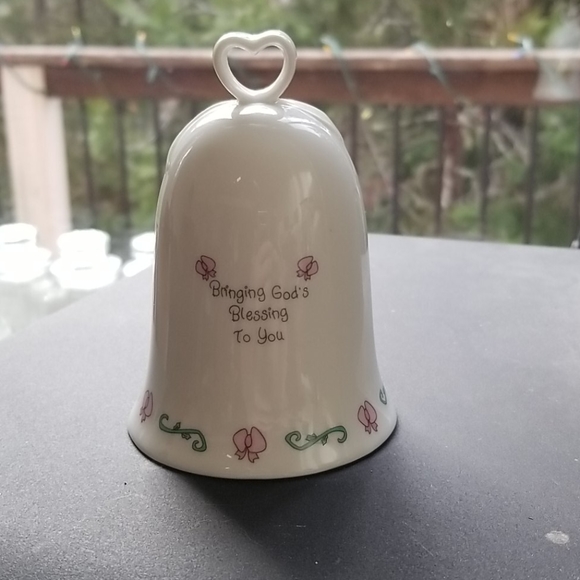 Precious Moments Bell 1995 - Picture 2 of 4